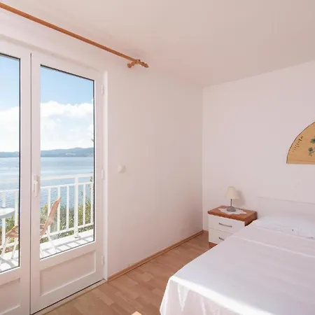 Prázdninový dům Ferienhaus Fuer 6 Personen Ca 100 Qm In Perna, Dalmatien Sueddalmatien