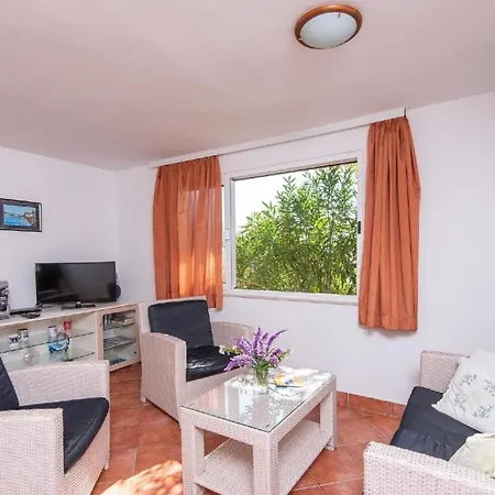 Prázdninový dům Ferienhaus Fuer 6 Personen Ca 100 Qm In Perna, Dalmatien Sueddalmatien Korčula