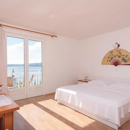 Ferienhaus Fuer 6 Personen Ca 100 Qm In Perna, Dalmatien Sueddalmatien 度假居 科尔丘拉