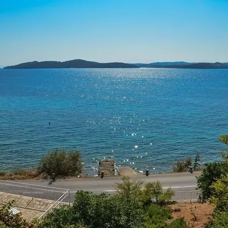 度假居 Ferienhaus Fuer 6 Personen Ca 100 Qm In Perna, Dalmatien Sueddalmatien